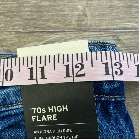 MSRP $108 NWT 25x32 Levi’s 70s High Rise Flare Bell Bottom Jeans In Sonoma Walks - Picture 9 of 12